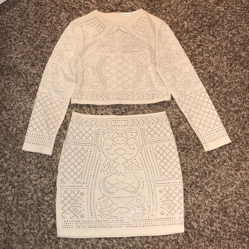 Crop top/high waist skirt combo